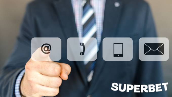 Metode de contact Superbet