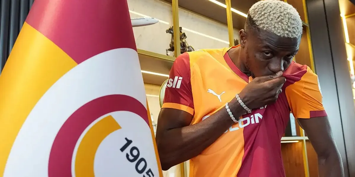 Osimhen semneaza definitiv cu Galatasaray dupa un sezon de exceptie