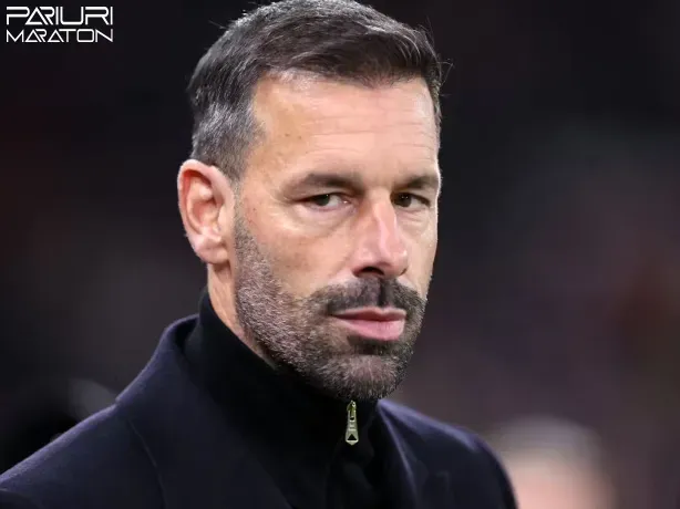 Ruud van Nistelrooy numit antrenor principal la Leicester 